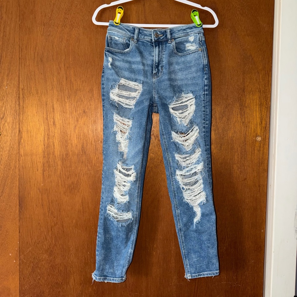 American Eagle Distressed Boyfriend Style Jeans Women’s Size 4 Short